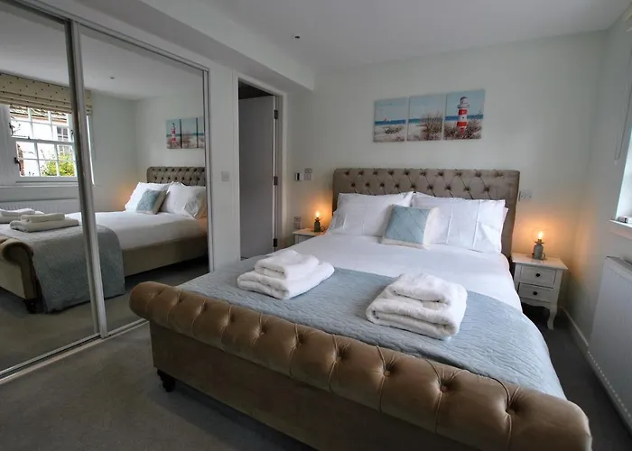 The Old Stables- Charming Cottage Crail
