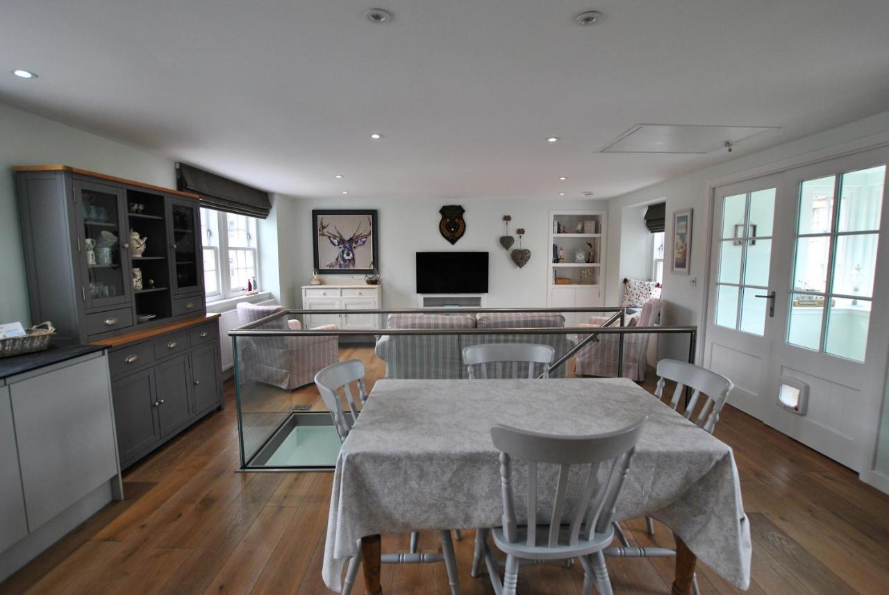 The Old Stables- Charming Holiday home *
